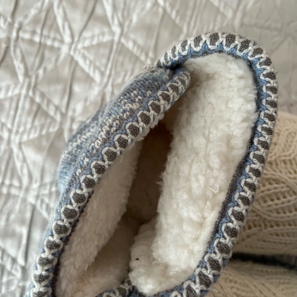 NWT Muk Luk Slippers size 7-8 - Picture 3 of 5